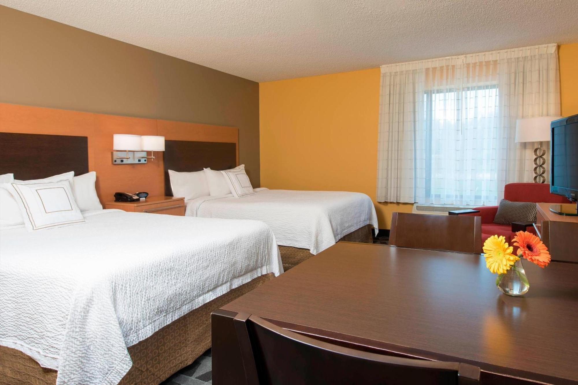 Towneplace Suites By Marriott Kalamazoo Portage Exterior photo